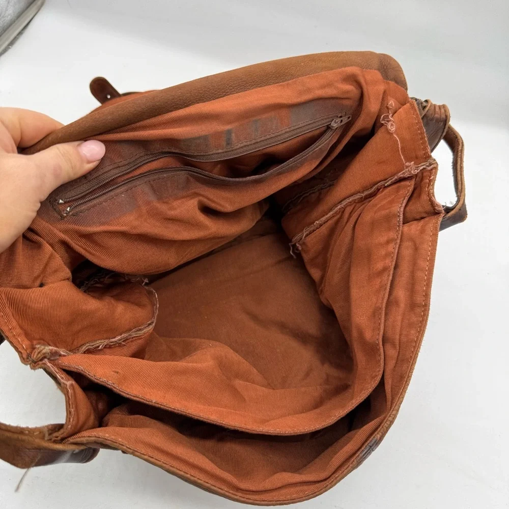 Hobo Brown Leather Crossbody Messenger Bag Distressed Grunge Bohemian Travel